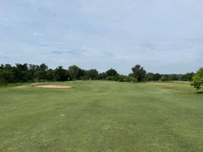 <p>La plupart des fairways sont larges. Ici la difficulté vient de la longueur des trous.</p>